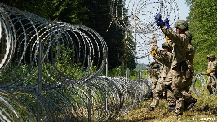 Истерика Литвы услышана: НАТО предлагает использовать силу против Белоруссии