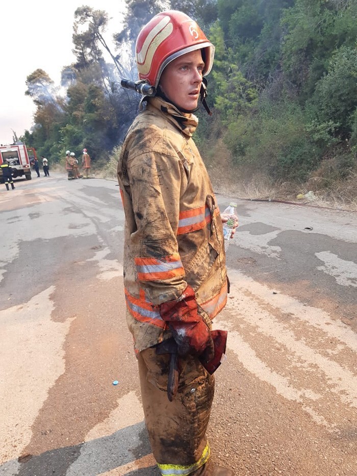 Пожарные из Украины также прибыли в Грецию и помогли спасти жизни сотен людей