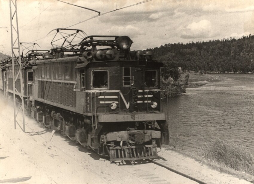 Первый советский электровоз - ВЛ19