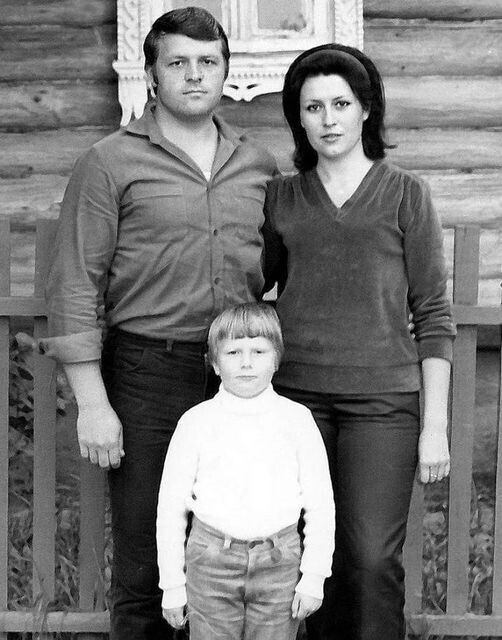 Николай Басков с родителями. 1980-е