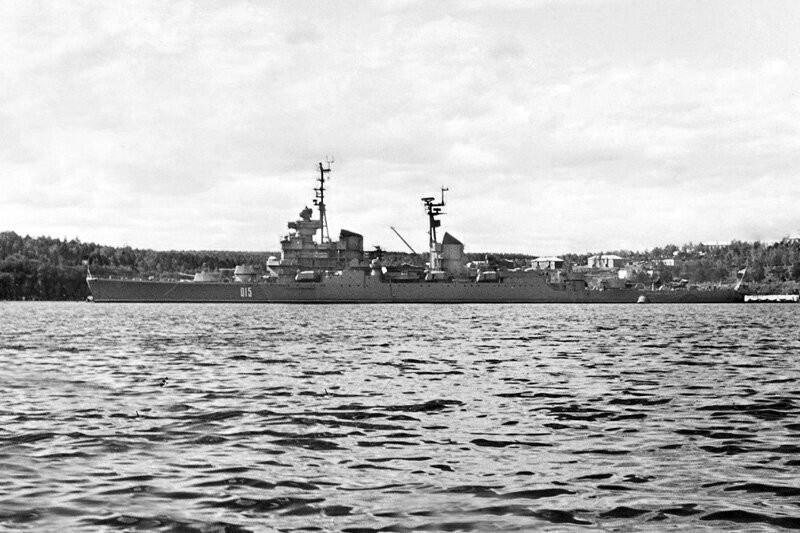 Когда-то здесь базировались крейсера Советско-Гаванской Военно-Морской Базы