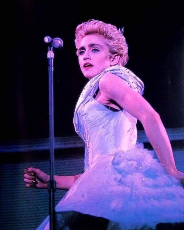 20 потрясающих фото Мадонны на сцене в 80-е