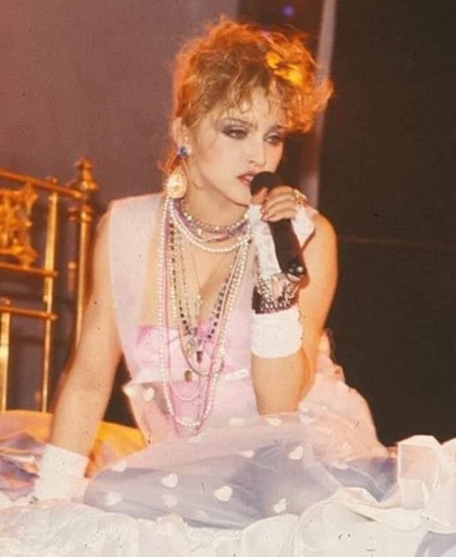 20 потрясающих фото Мадонны на сцене в 80-е