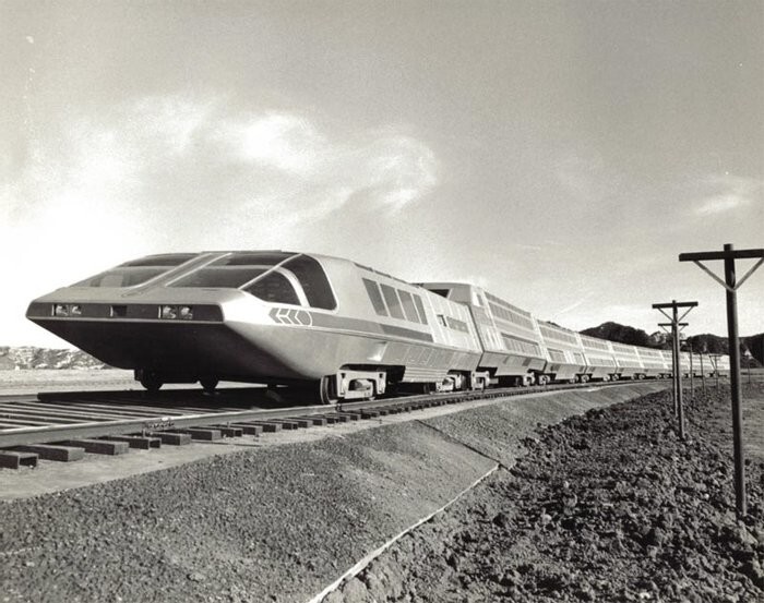 В 1979 году в США запустили Supertrain — суперпоезд с ядерным двигателем из Нью–Йорка в Лос–Анджелес