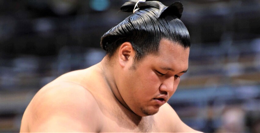 Зачем самураи сбривали волосы на макушке?