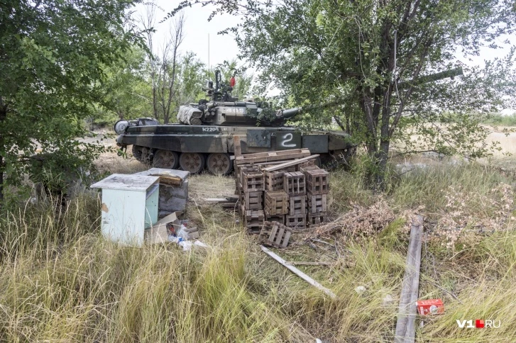 В Волгограде нашли брошенный на свалке танк Т-90