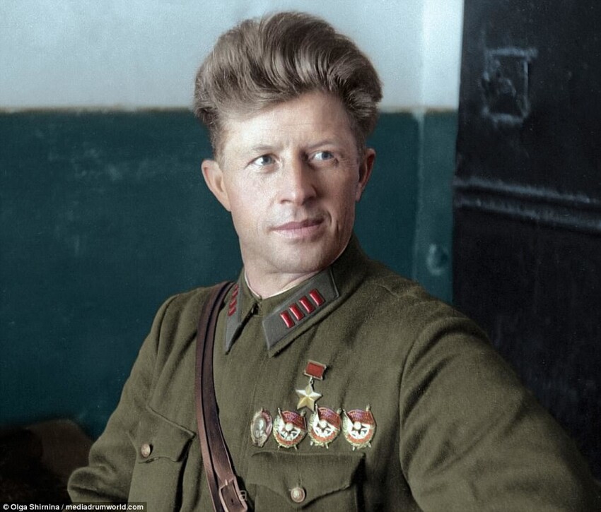 Александр Родимцев — командир 13‑й гвардейской стрелковой дивизии, особо отличившейся в Сталинградской битве, дважды Герой Советского Союза.