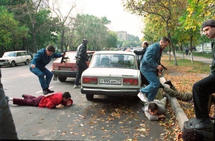 Задержание членов преступной группировки СОБРовцами в гражданском, Москва, 1993 год