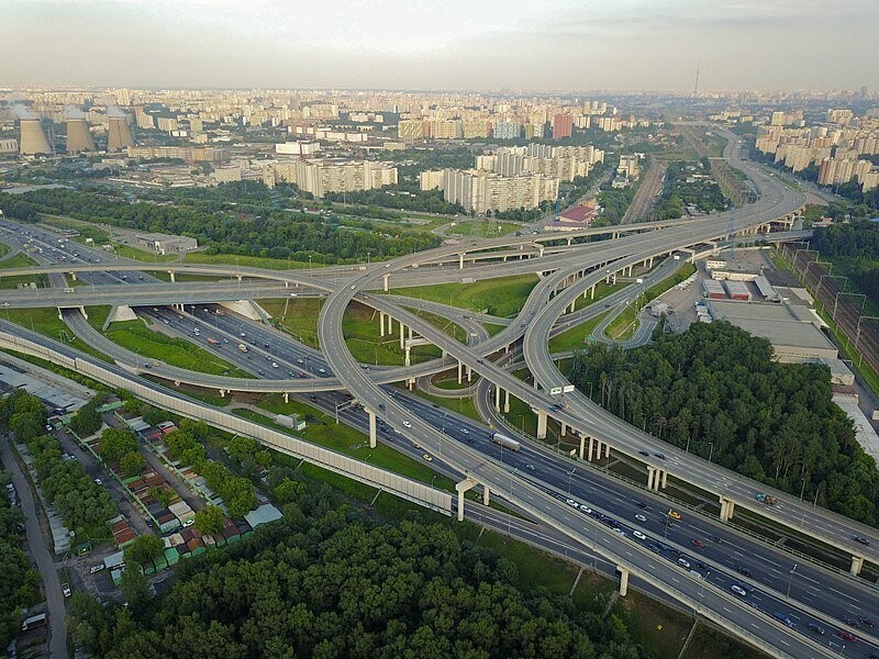 История МКАДа: от дороги без полос и фонарей до одной из самых пробочных магистралей Москвы