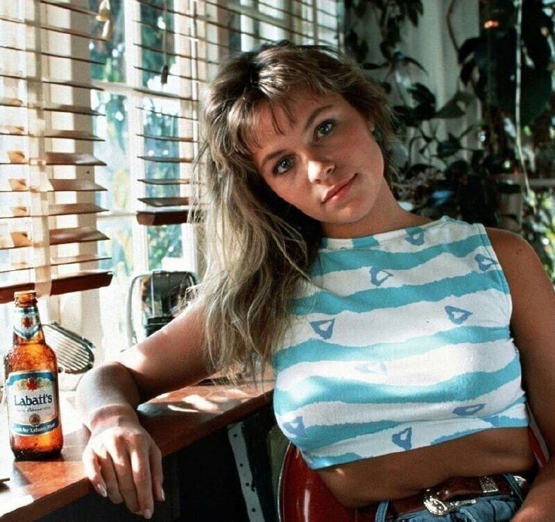 Памела Андерсон, 1989 год