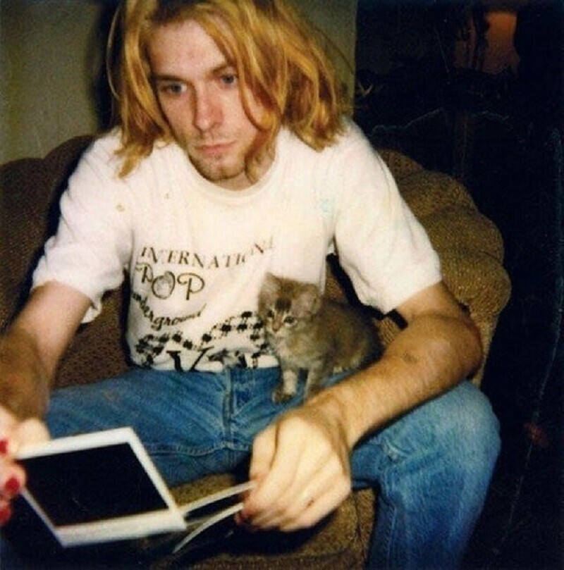 Курт Кобeйн и котик, 1992 год