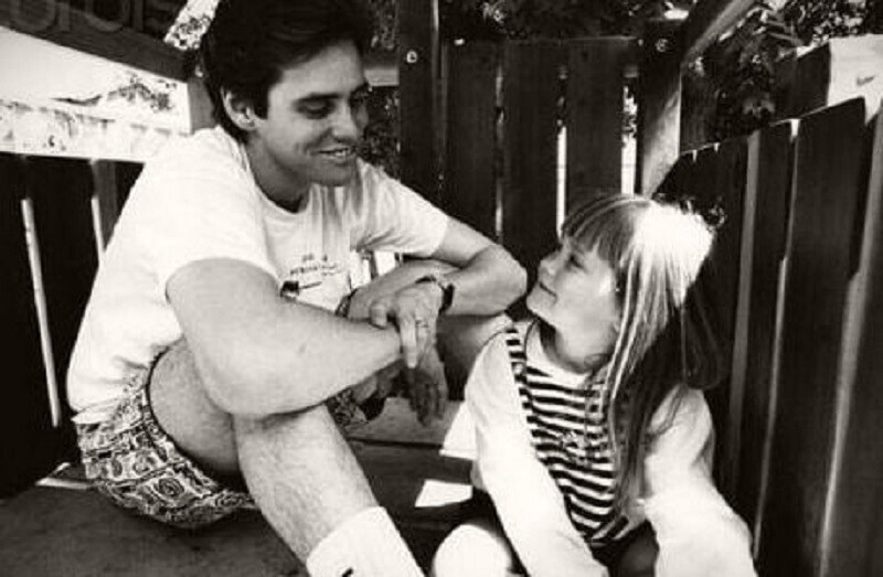 Джим Керри со своей дочерью Джейн Керри, 1991 год