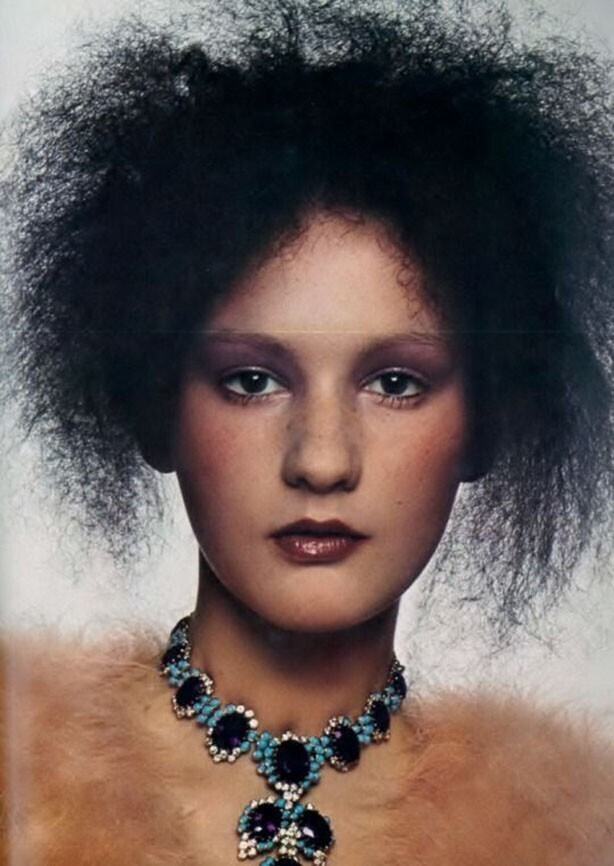Сентябрь 1971 года. Vogue. Французская актриса Изабель Вайнгартен. Фото Guy Bourdin.