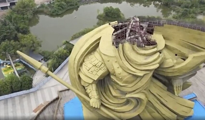 Ошеломляющую цену заплатят в Китае за снос гигантского памятника