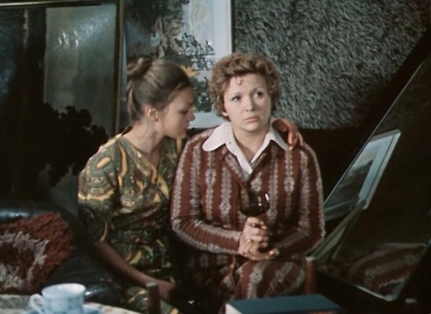  Как выглядела квартира советской матери-карьеристки в фильме «По семейным обстоятельствам»