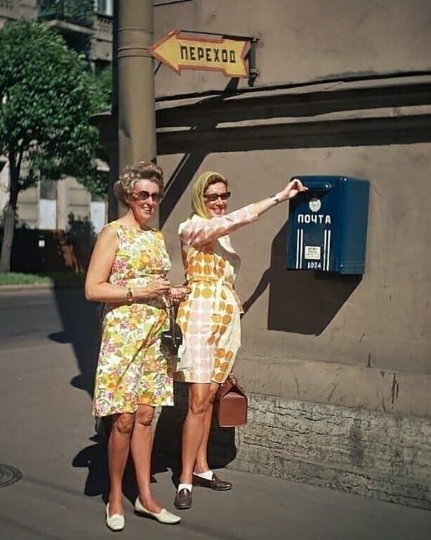 Ленинград. На углу Лермонтовского проспекта и 11-й Красноармейской. 1969 год