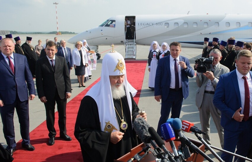 «Пора покаяться»: священник призвал патриарха Кирилла раскрыть свои доходы