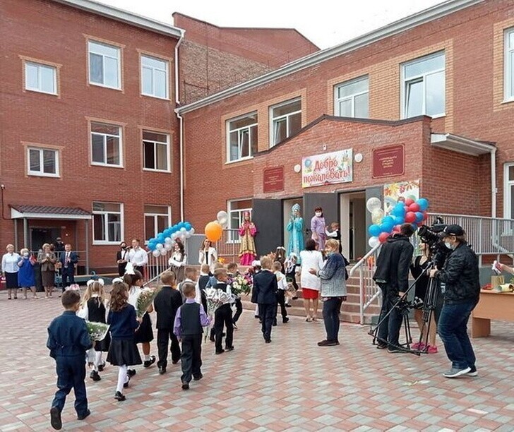 Новая школа д. Чапаево Усть-Абаканского района Хакасии