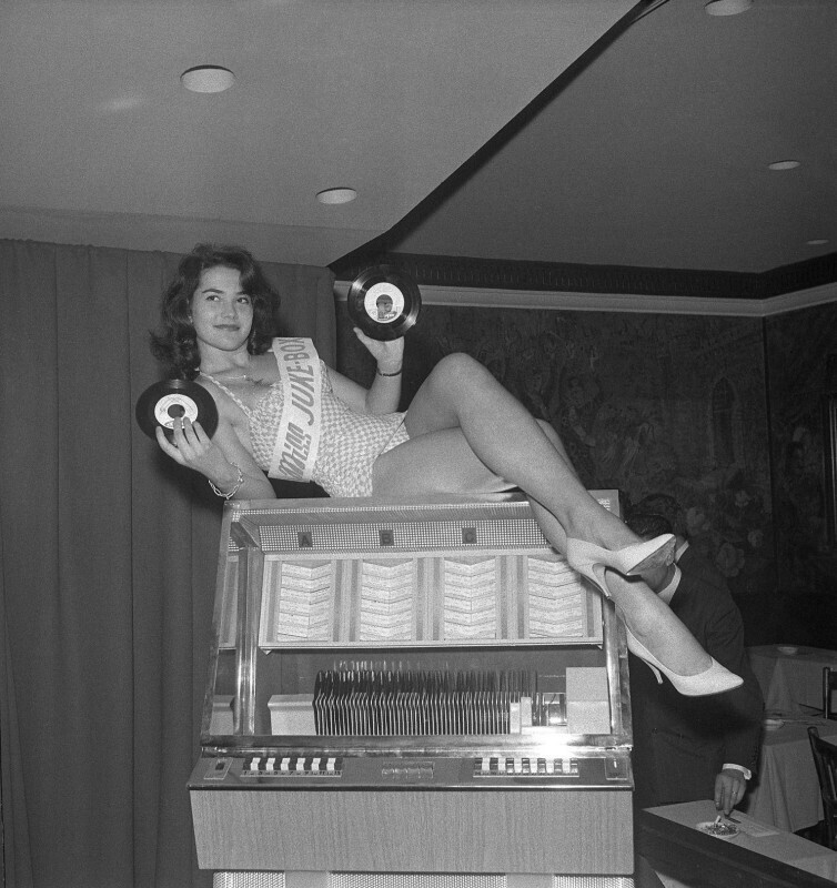 «Мисс Музыкальный автомат». Париж, Франция, 1959 год
