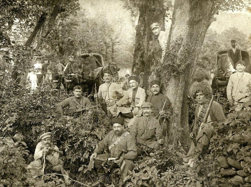 Партизаны в горах Грузии во время августовского восстания 1924 года, когда грузинские повстанцы подняли вооруженное восстание против советской власти