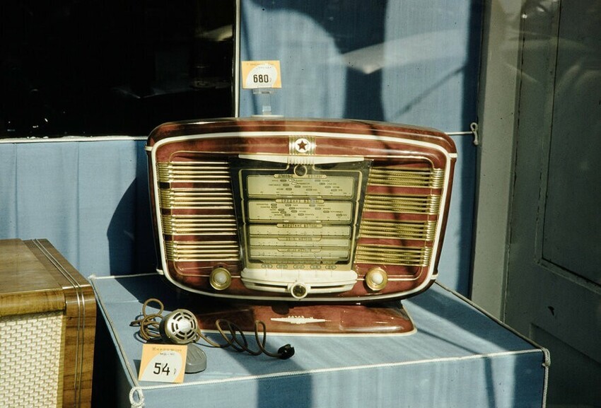 Интересный фотоотчет из магазина радиотоваров 1959 года. Цены и ассортимент