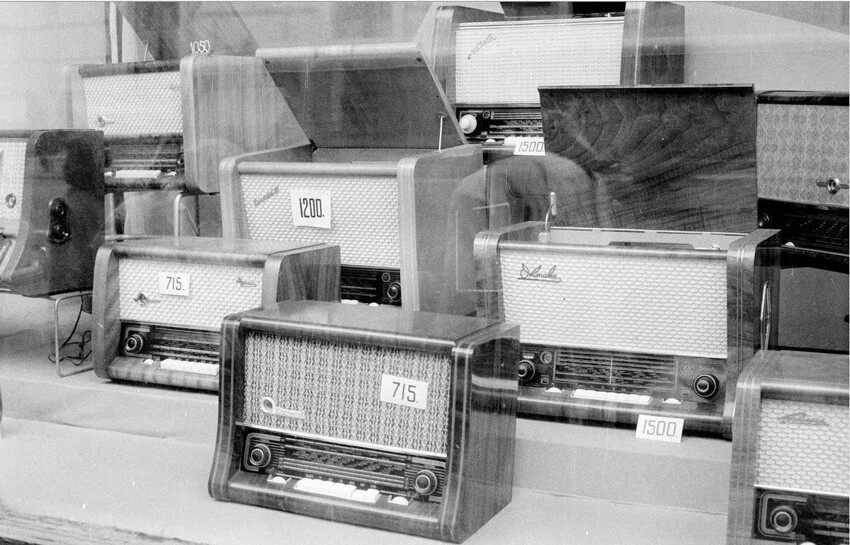 Интересный фотоотчет из магазина радиотоваров 1959 года. Цены и ассортимент