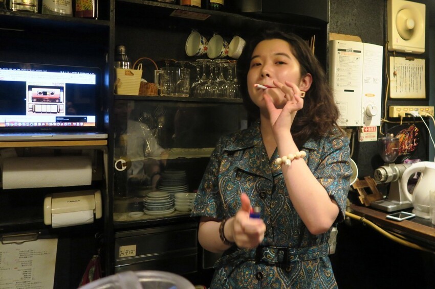  Японская компания запретила курить сотрудникам во время удаленной работы