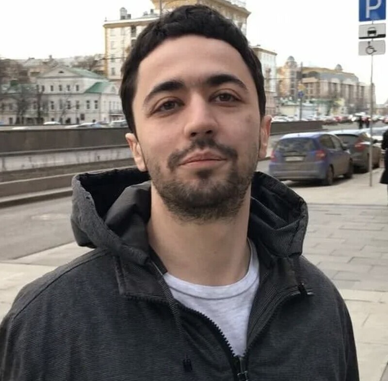 Какие же вы д-бы, сперва срут потом пытаются слизать