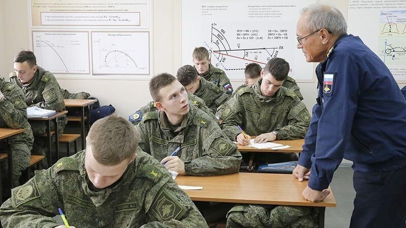 Профессия - Родину защищать: как и из чего складывается карьера военного