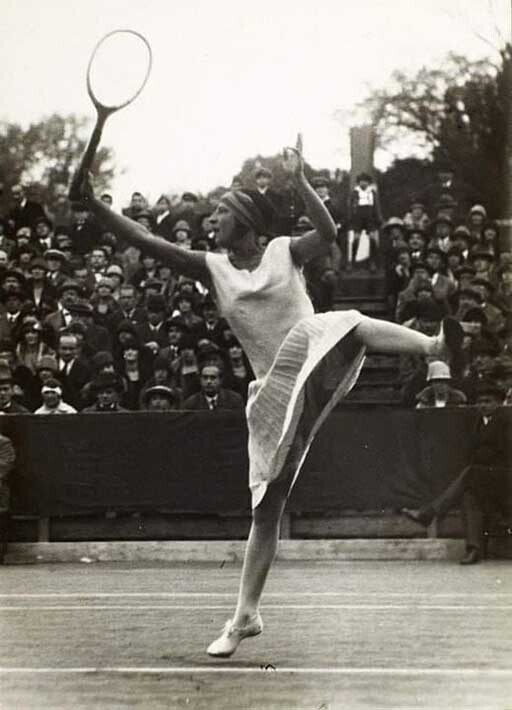 Теннисистка. Вена, 1925. Фото: Лотар Рубельт