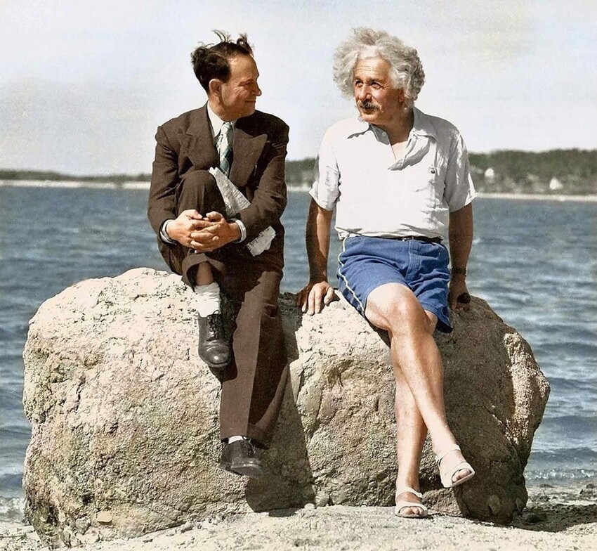 38. Альберт Эйнштейн на пляже в Лонг-Айленде, 1939 год