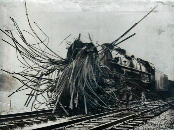 7. Поезд после взрыва котла