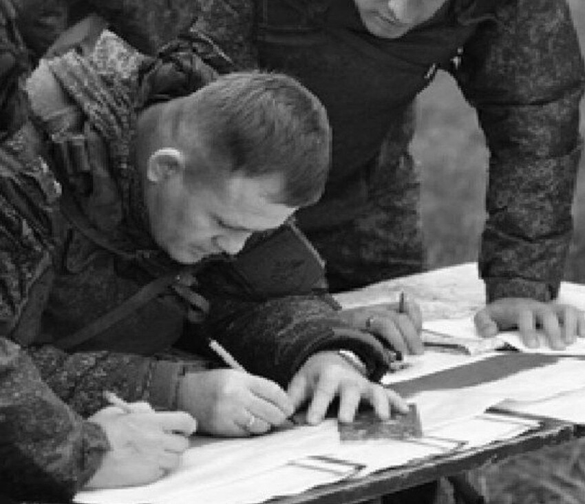 Мир праху. Светлая память...