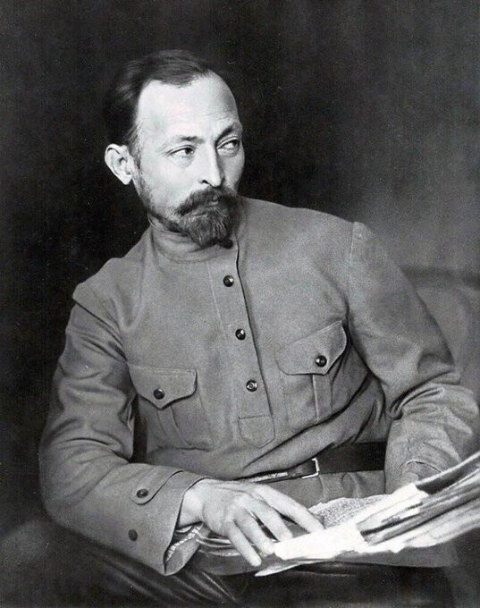 11 сентября 1877 года родился советский государственный и политический деятель, революционер, основатель ВЧК Феликс Дзержинский