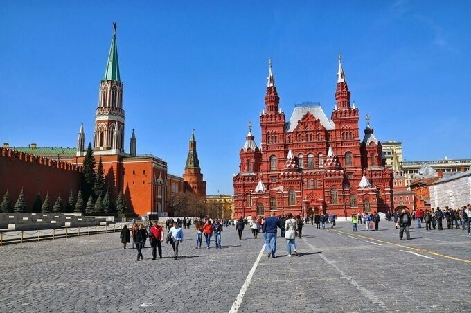 С днем рождения город-герой Москва! Поздравляю с этим знаменательным днем москвичей и гостей Столицы!