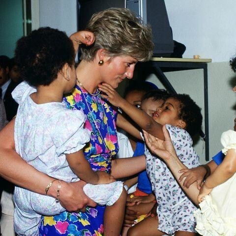 12. Принцесса Диана посетила ВИЧ-инфицированных детей в хостеле Faban, Сан-Паулу, 1991 год