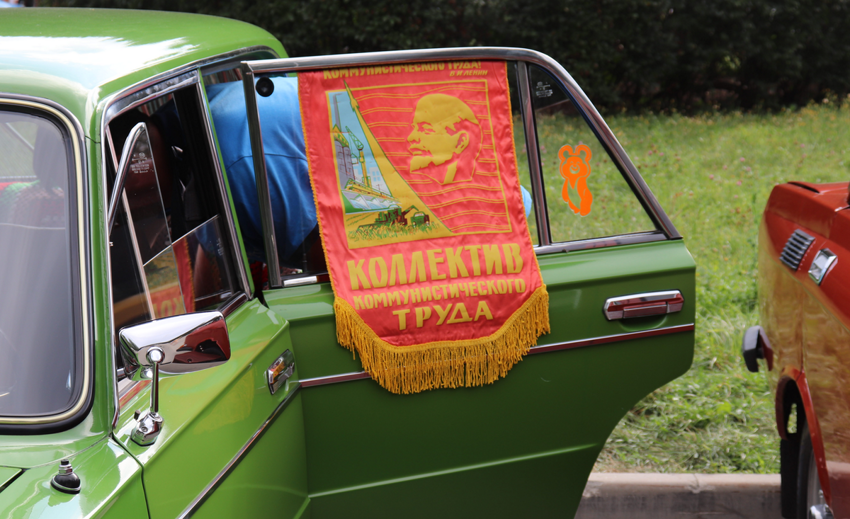 Сколько стоили машины в стране социализма и что за такие деньги продавали в Америке