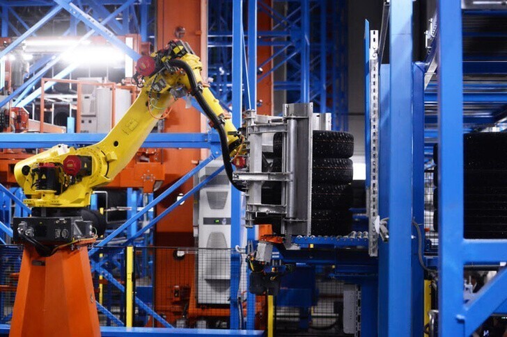 На предприятии компании «Нокиан Тайерс» открыт новый автоматизированный склад продукции