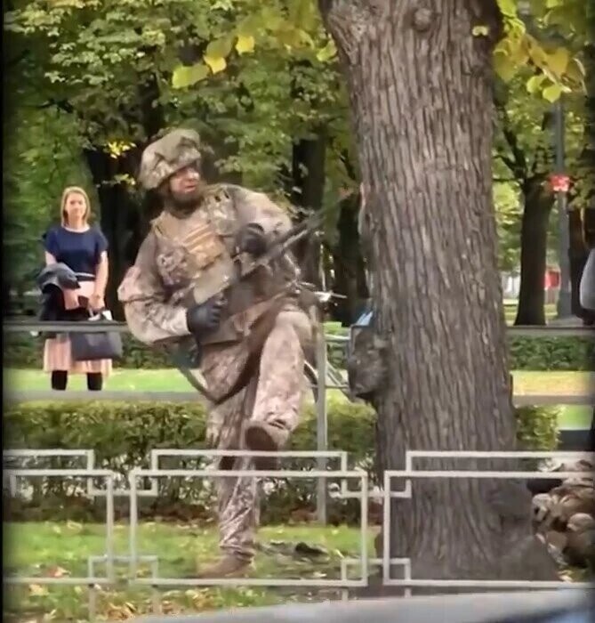 "Это комично, жалко или глупо?": латыши раскритиковали стрельбу, устроенную военными в центре Риги