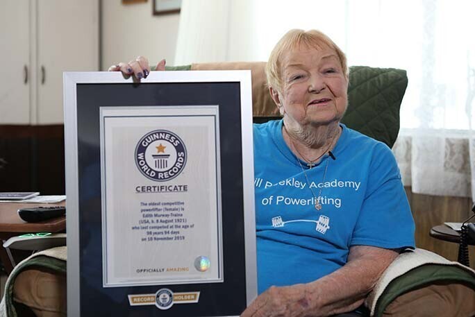 100-летняя американка стала старейшим пауэрлифтером в мире