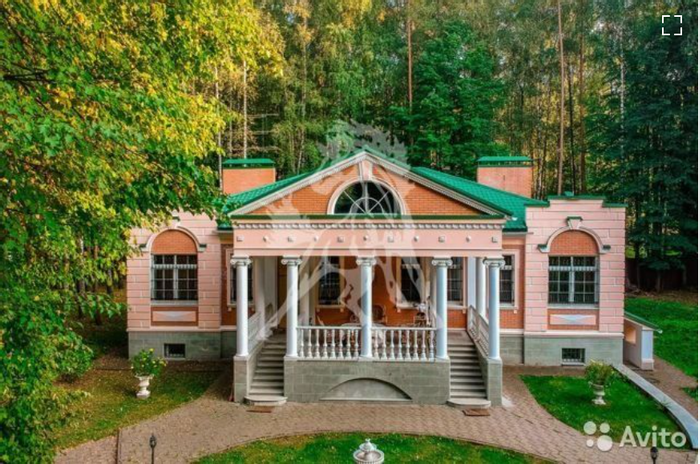 Бочка варенья с коробкой печенья
