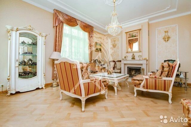 Бочка варенья с коробкой печенья