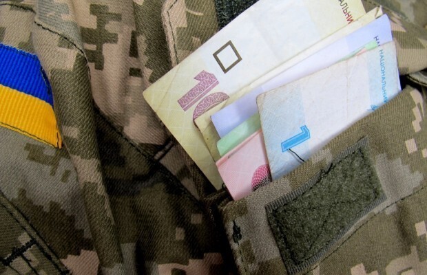 Украина продолжает тратить на оборонный сектор неподъемные для себя средства
