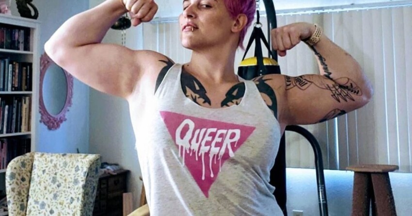 Привет феминисткам! Женщина-трансгендер досрочно выиграло первый же бой в ММА