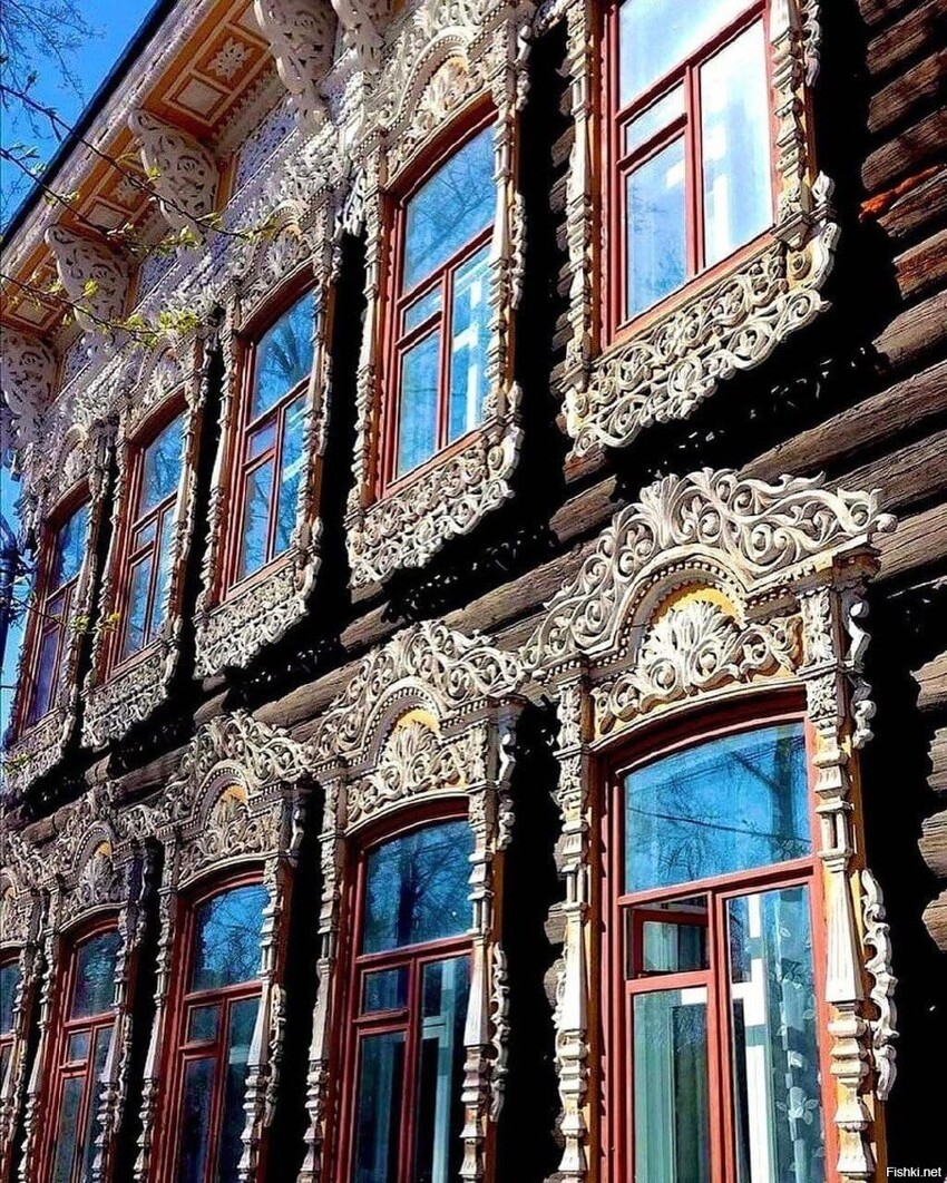 Старинная русская архитектура в городе Томск