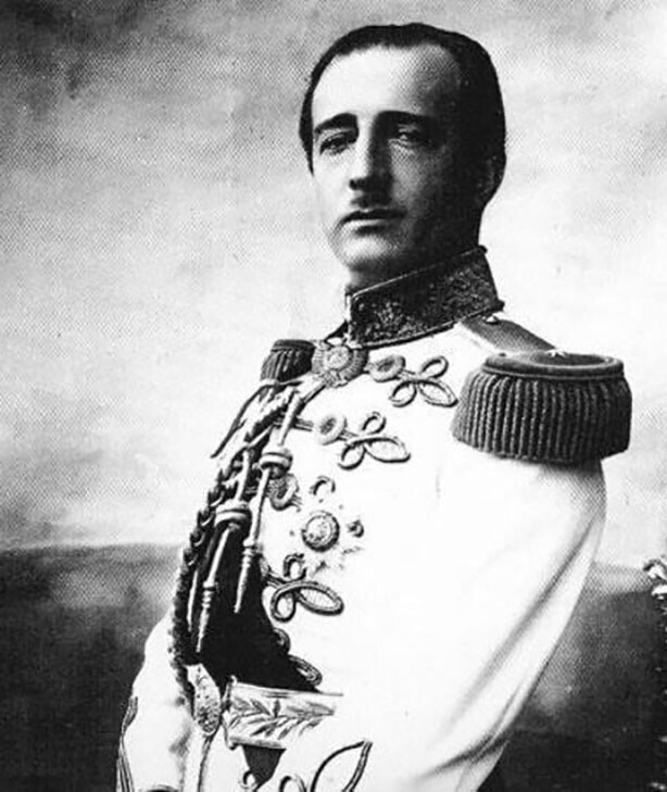 Албанский президент Ахмет Зогу, бывший затем королём этой страны с 1928 по 1939 год, пережил более 50 покушений на свою жизнь
