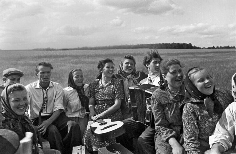 Советская молодежь 50-х: портреты первого послевоенного поколения