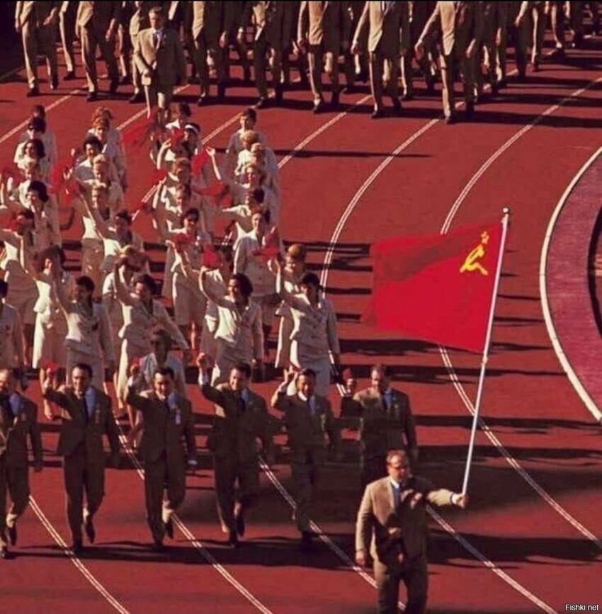 Советские спортсмены на открытии Олимпиады в Токио,1964 г