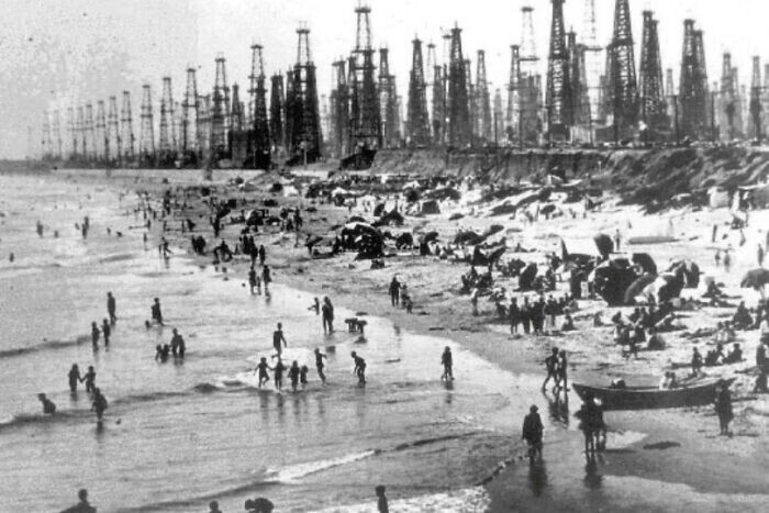 15. Хантингтон-Бич, Калифорния, во время нефтяного бума 1928 года