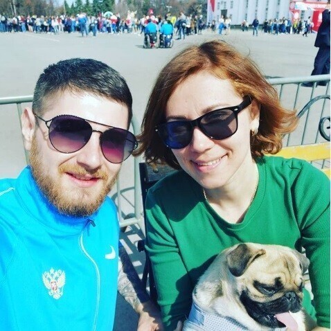 В Ульяновске инвалид-колясочник отбил своего пса от бродячих собак